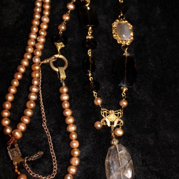 Carla Fox gold tone link statement necklace with gold tone and lucite look beads - Picture 4 of 14